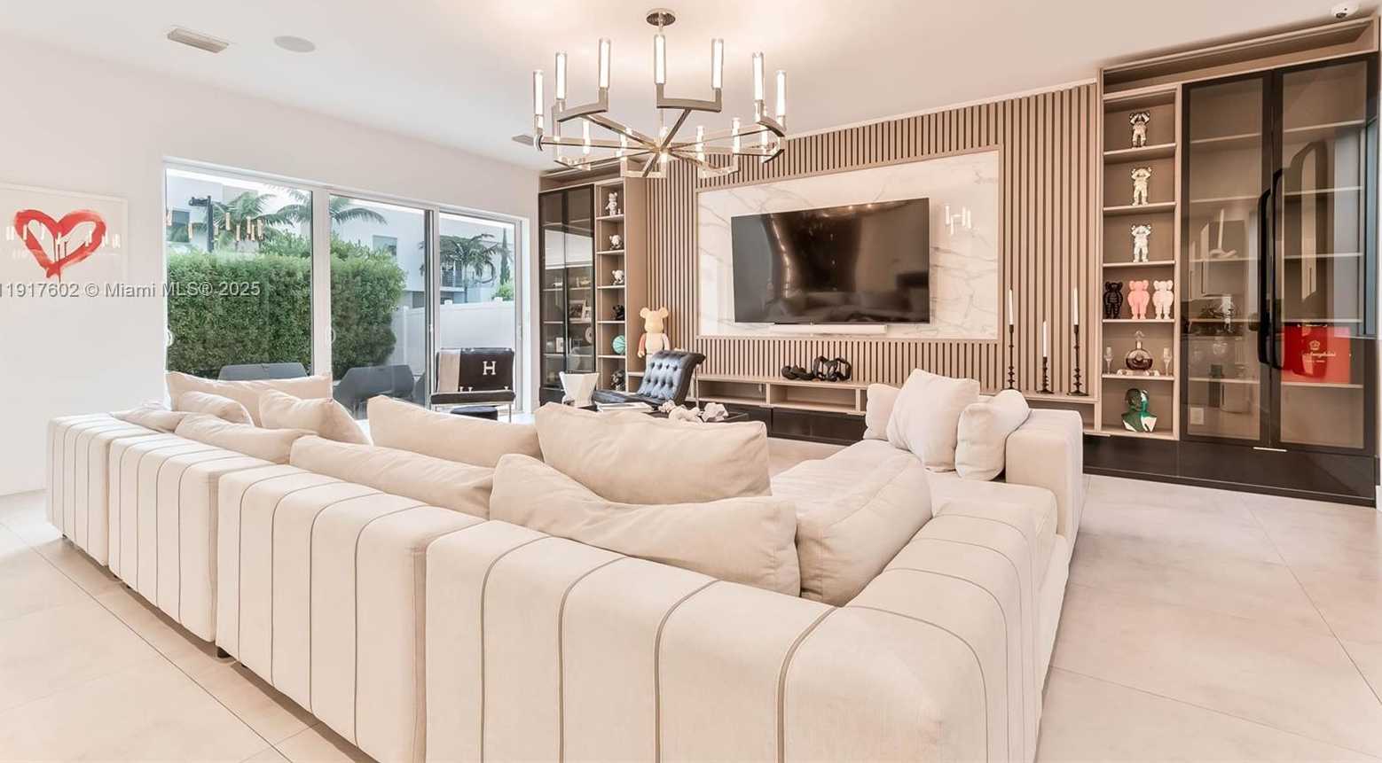 Small Image of 7446 NORTH WEST 99TH CT, Doral Number 11