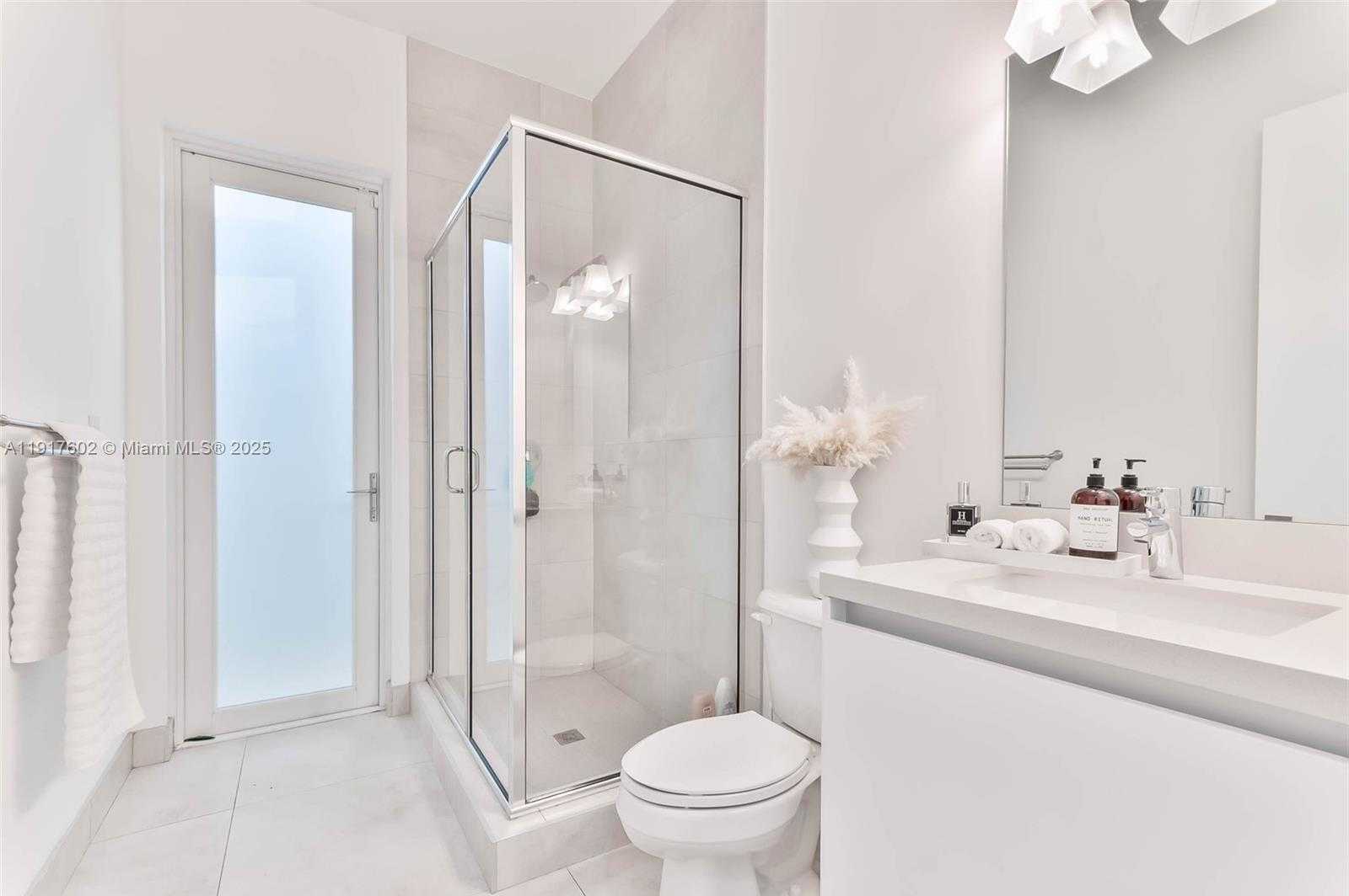 Small Image of 7446 NORTH WEST 99TH CT, Doral Number 12