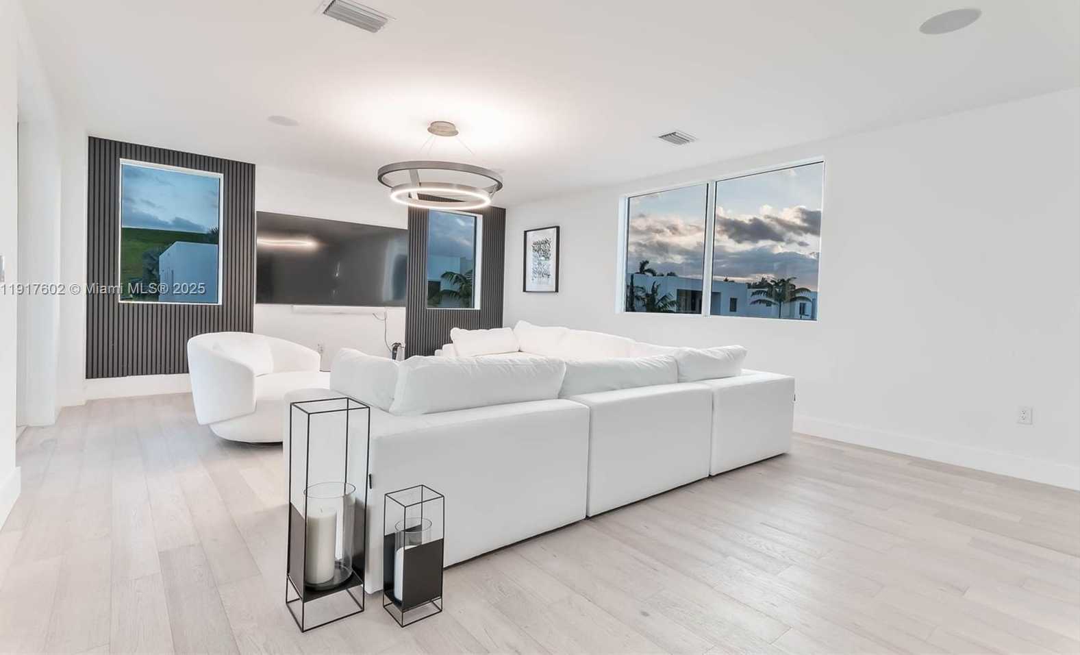 Small Image of 7446 NORTH WEST 99TH CT, Doral Number 14