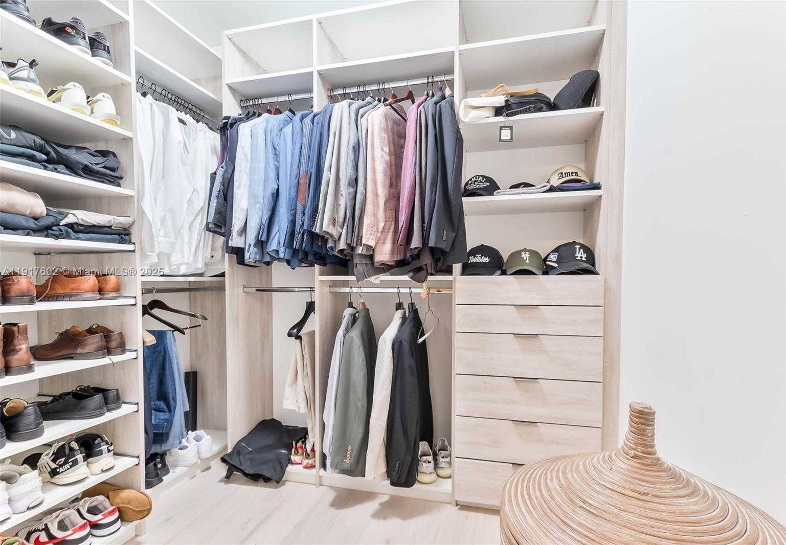 Small Image of 7446 NORTH WEST 99TH CT, Doral Number 20