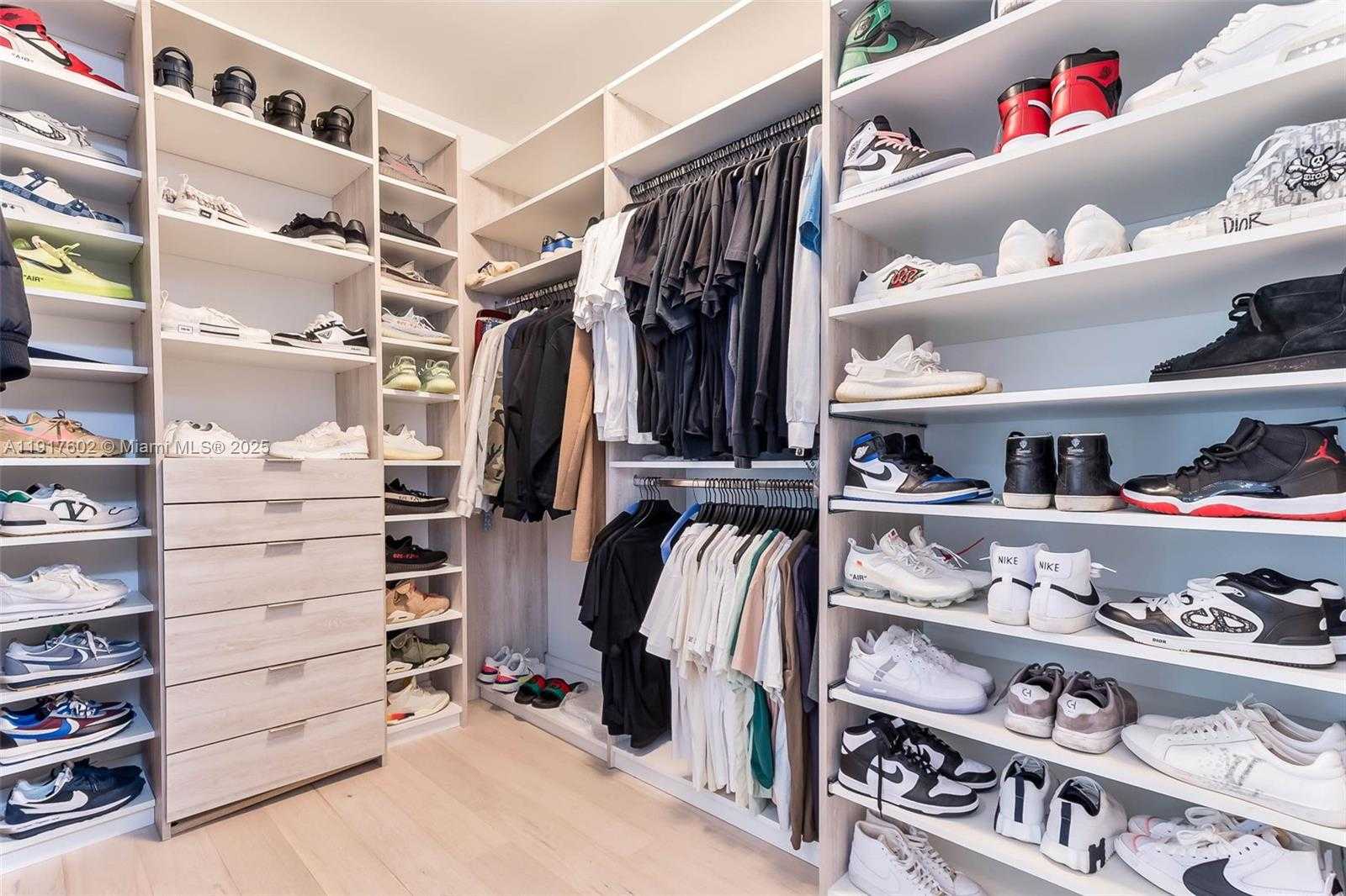 Small Image of 7446 NORTH WEST 99TH CT, Doral Number 21