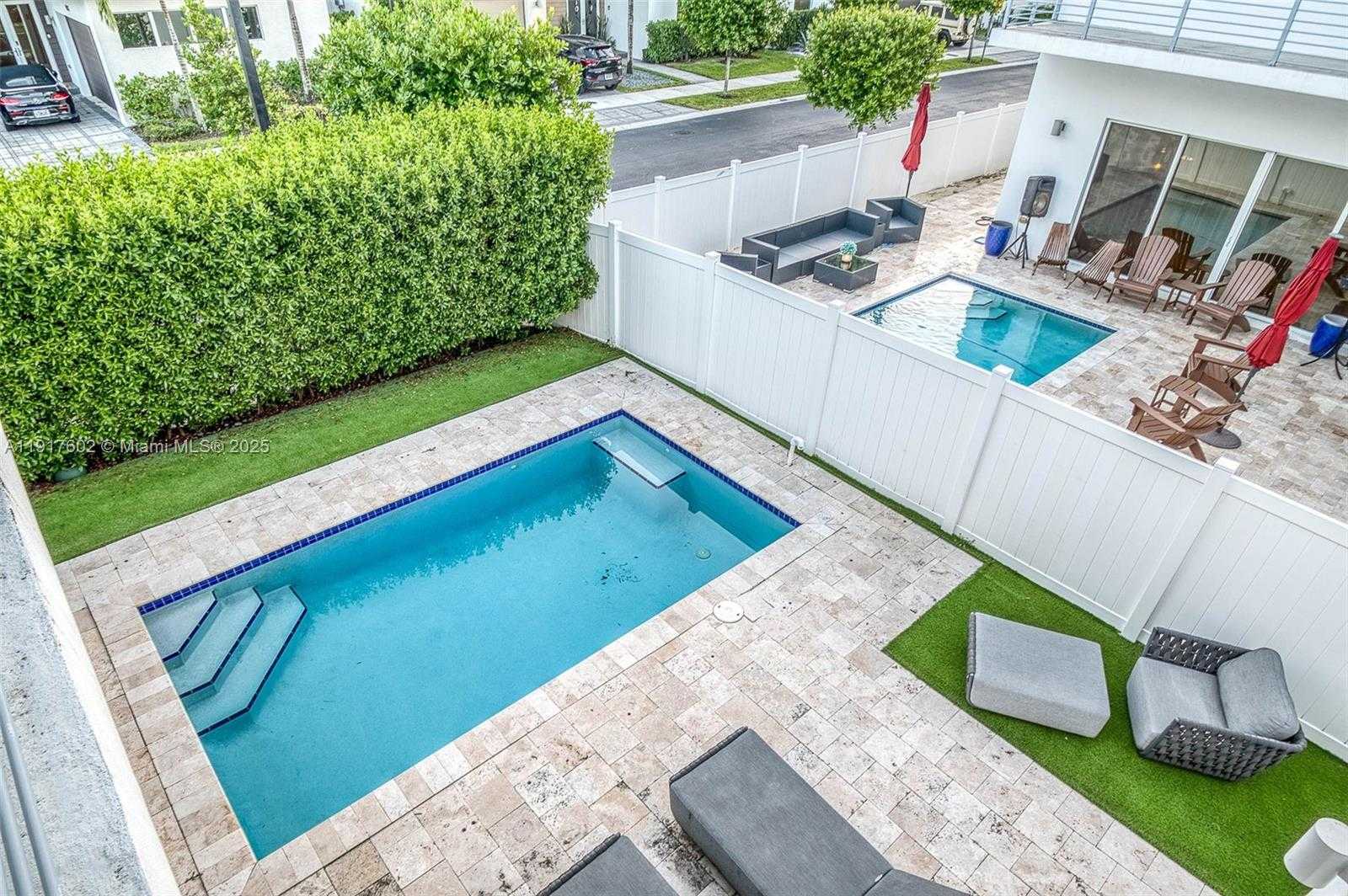 Small Image of 7446 NORTH WEST 99TH CT, Doral Number 23