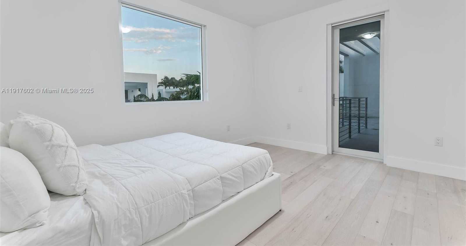 Small Image of 7446 NORTH WEST 99TH CT, Doral Number 26