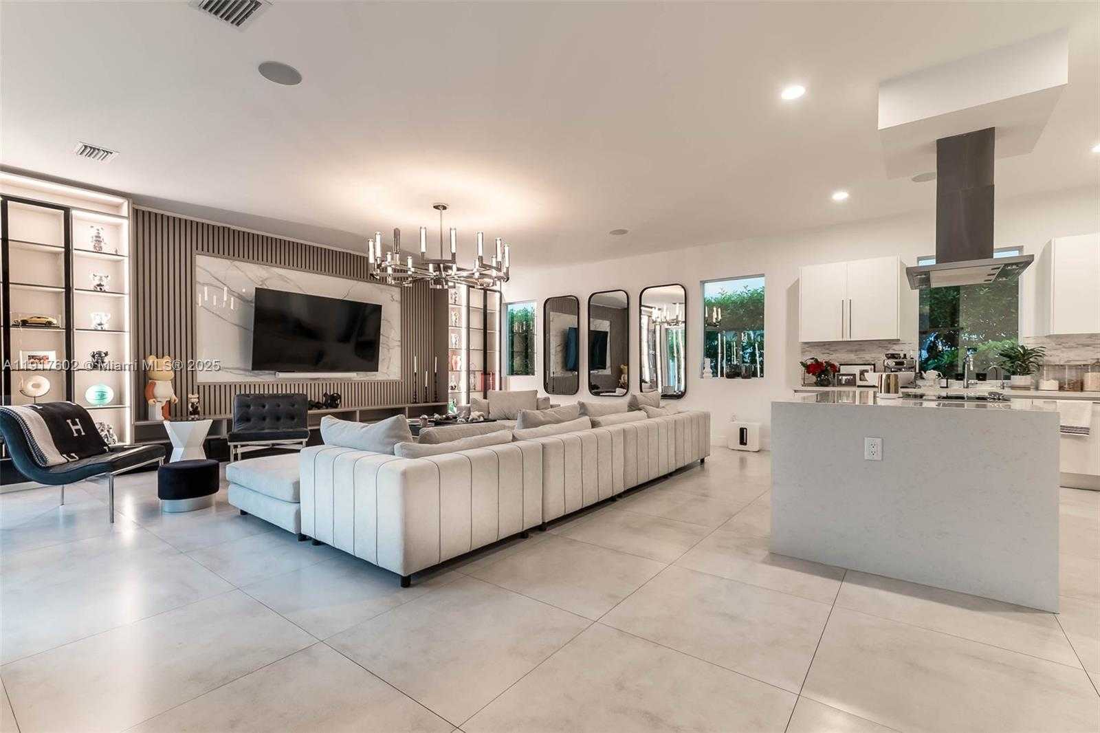 Small Image of 7446 NORTH WEST 99TH CT, Doral Number 28