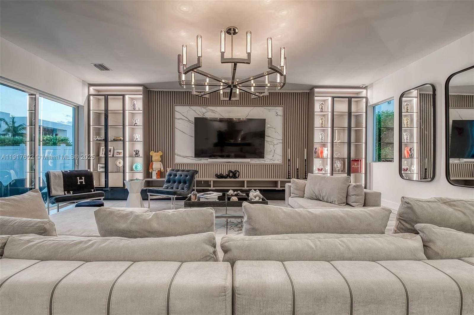 Small Image of 7446 NORTH WEST 99TH CT, Doral Number 30