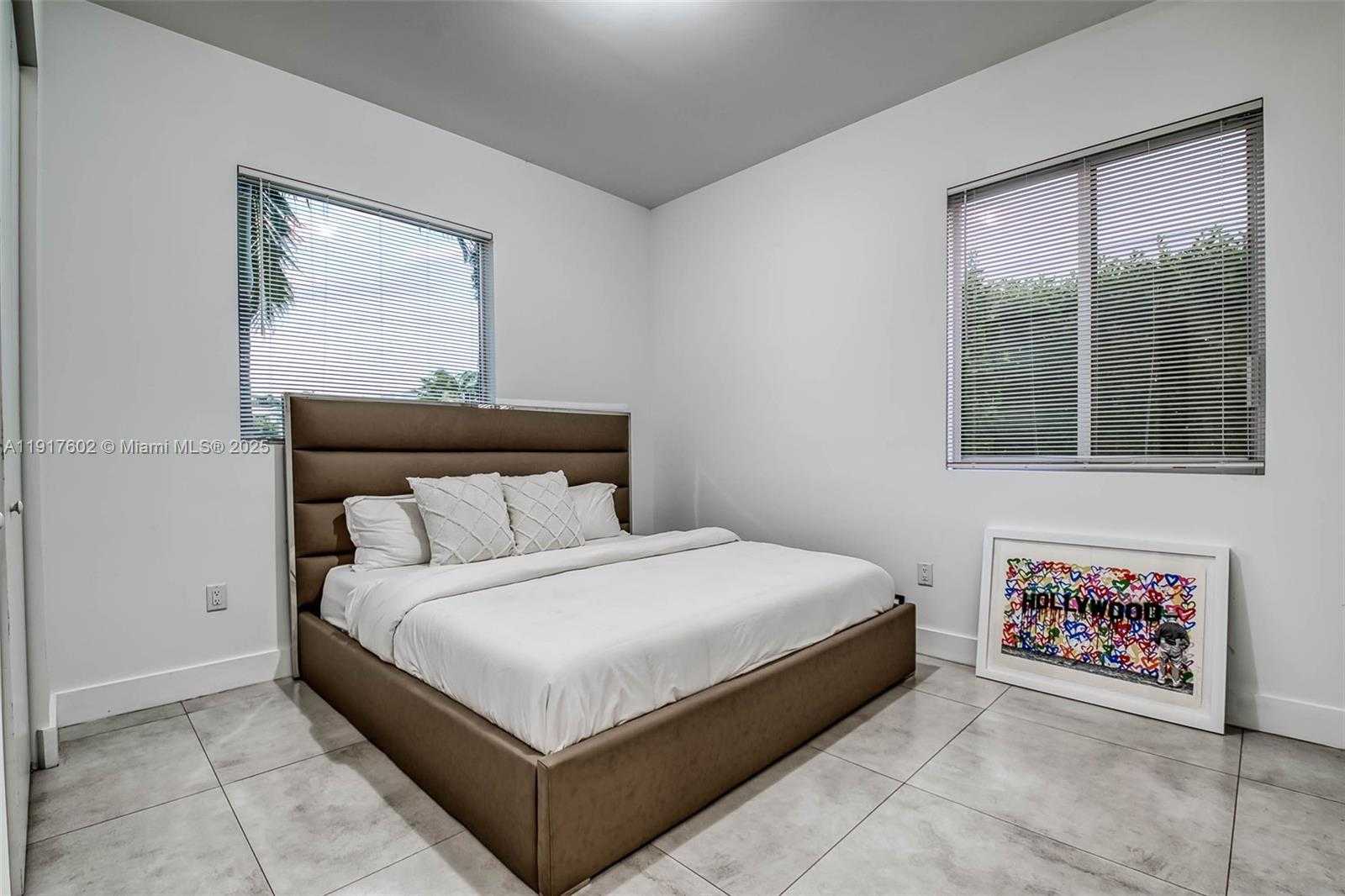 Small Image of 7446 NORTH WEST 99TH CT, Doral Number 32