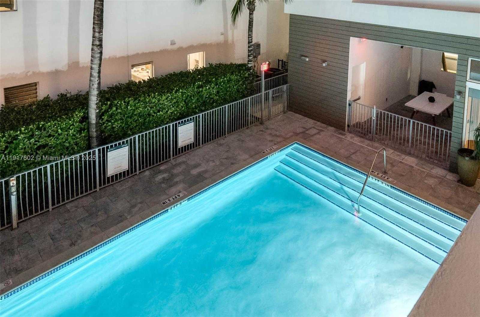 Small Image of 7446 NORTH WEST 99TH CT, Doral Number 42