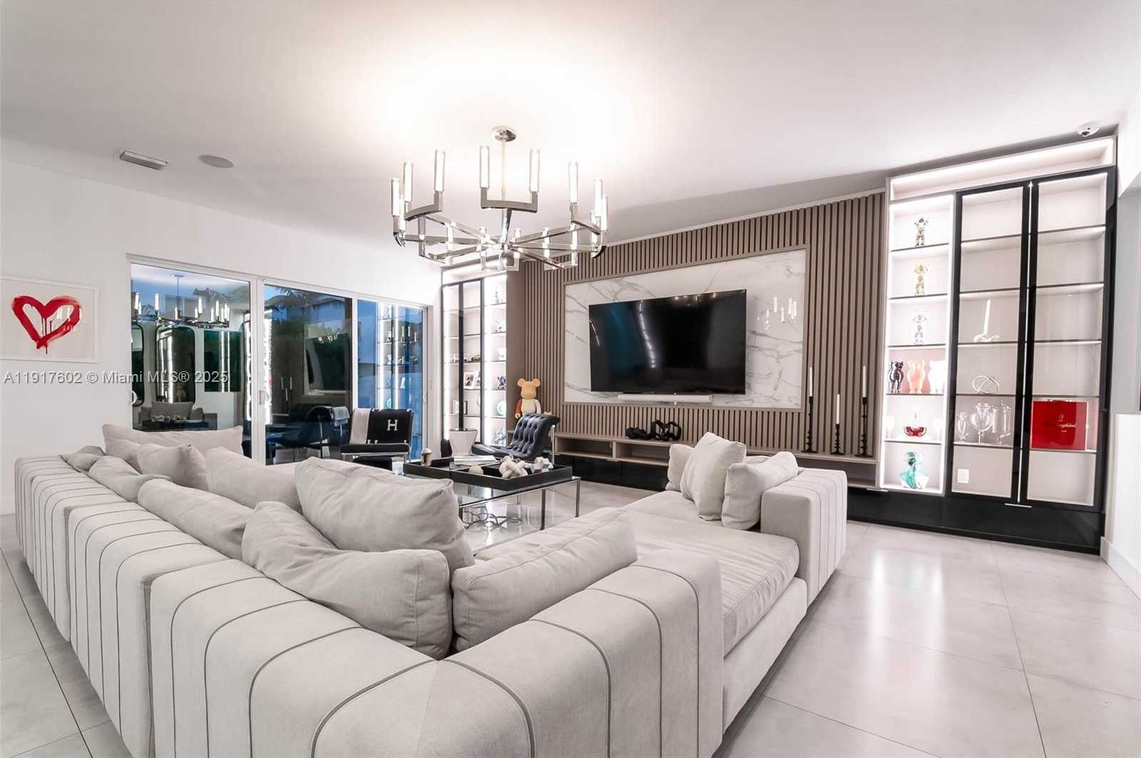 Small Image of 7446 NORTH WEST 99TH CT, Doral Number 8