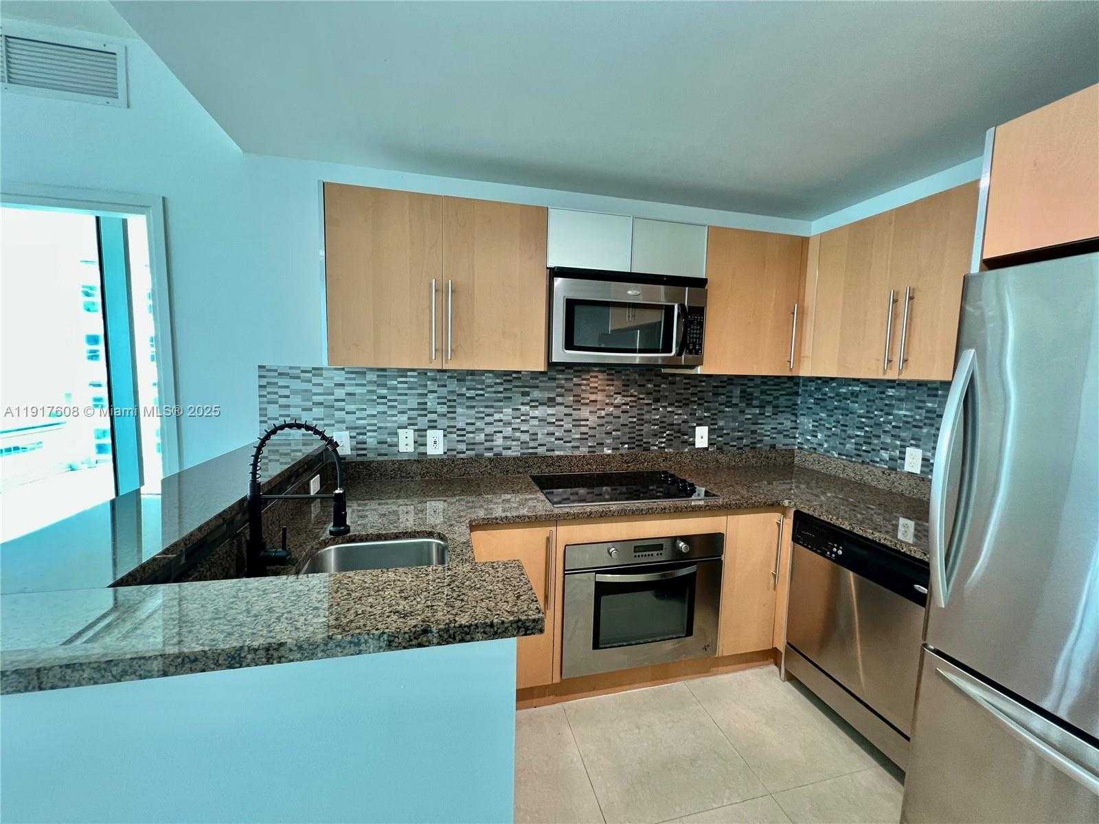 Small Image of 300 SOUTH BISCAYNE BLVD #T-3411, Miami Number 14