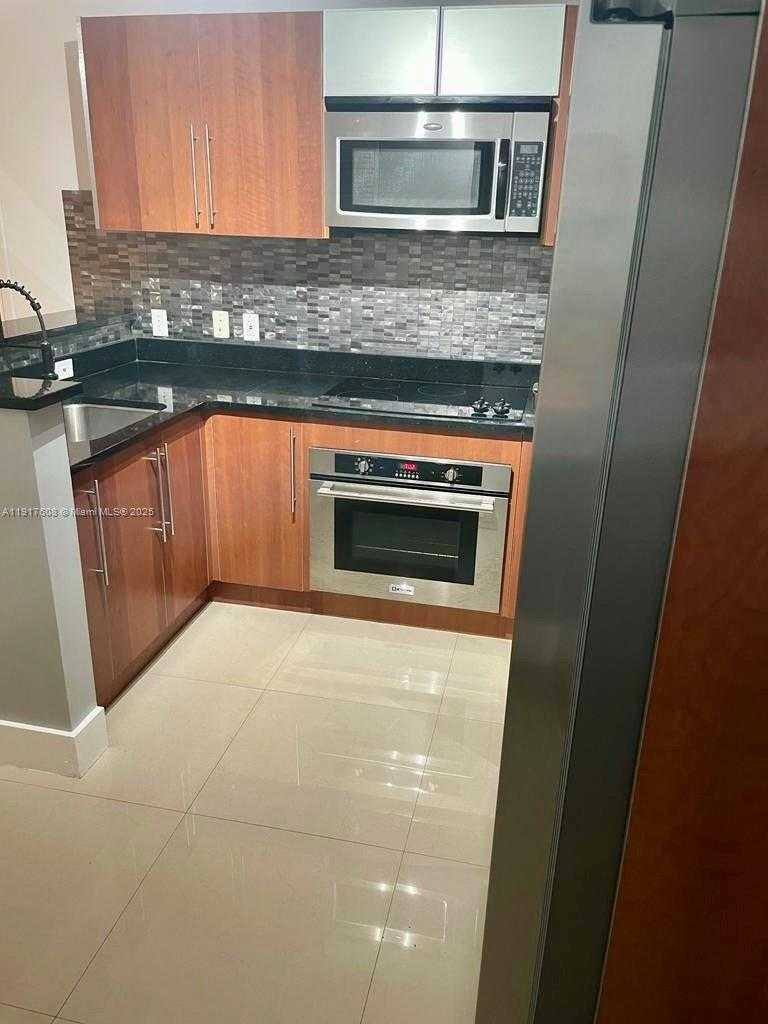 Small Image of 300 SOUTH BISCAYNE BLVD #T-3411, Miami Number 16