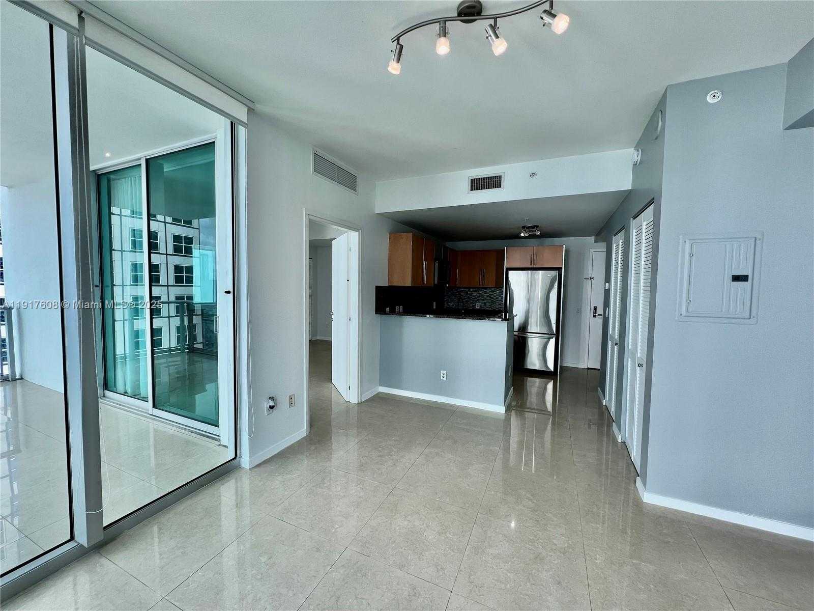 Small Image of 300 SOUTH BISCAYNE BLVD #T-3411, Miami Number 4