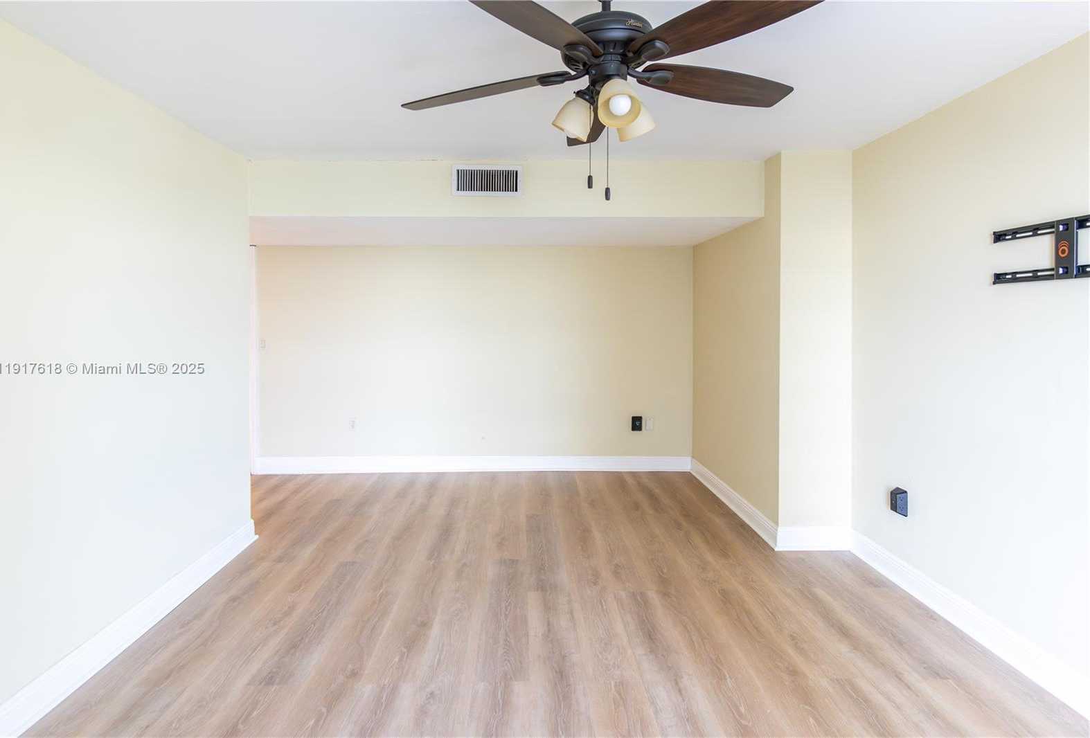 Small Image of 145 SOUTH EAST 25TH RD #1003, Miami Number 20