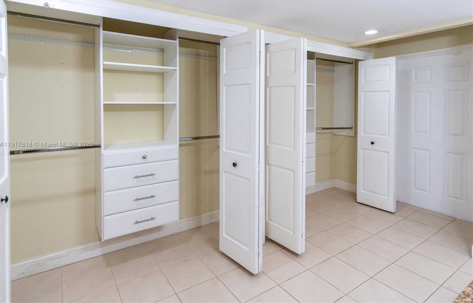 Small Image of 145 SOUTH EAST 25TH RD #1003, Miami Number 25