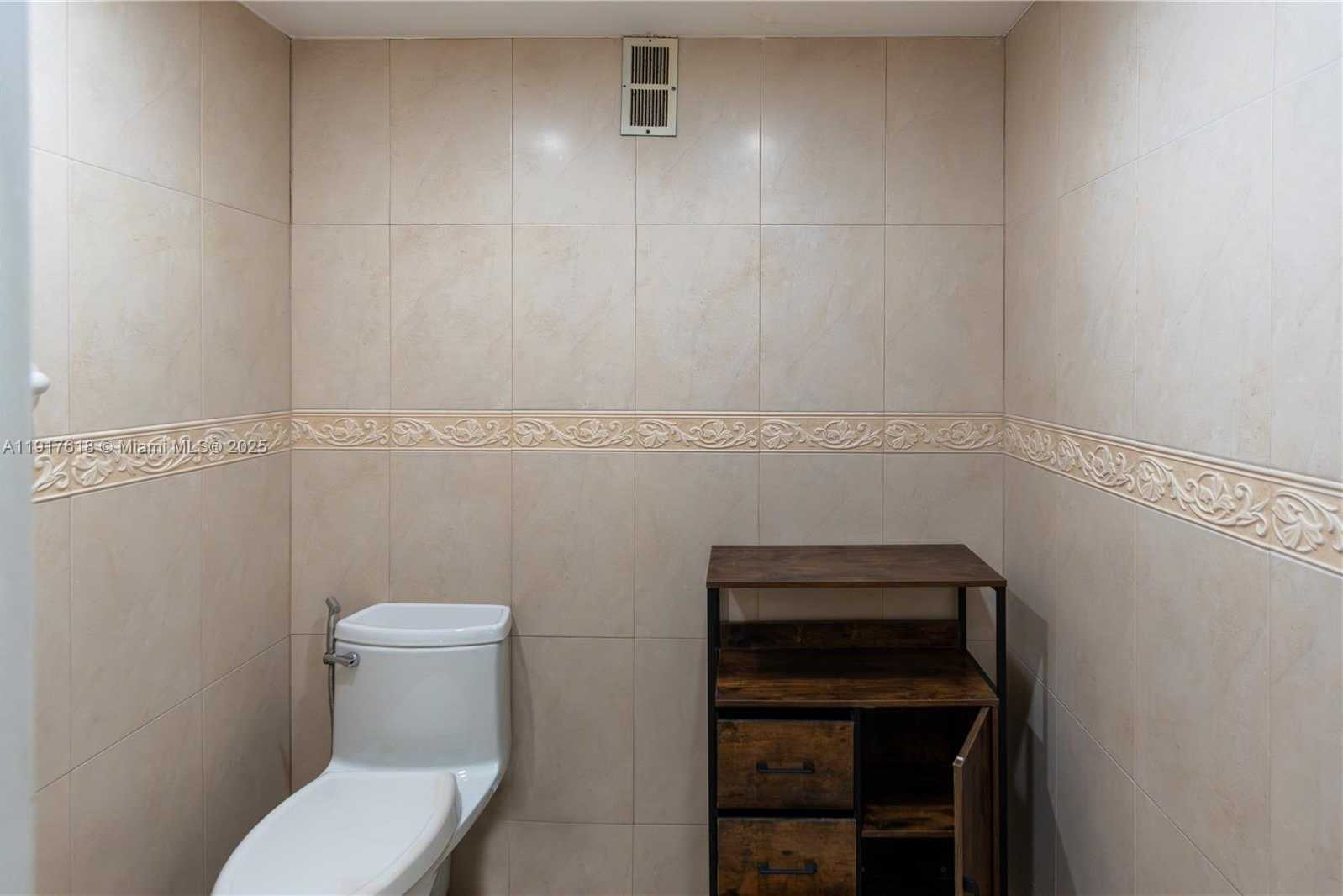 Small Image of 145 SOUTH EAST 25TH RD #1003, Miami Number 29