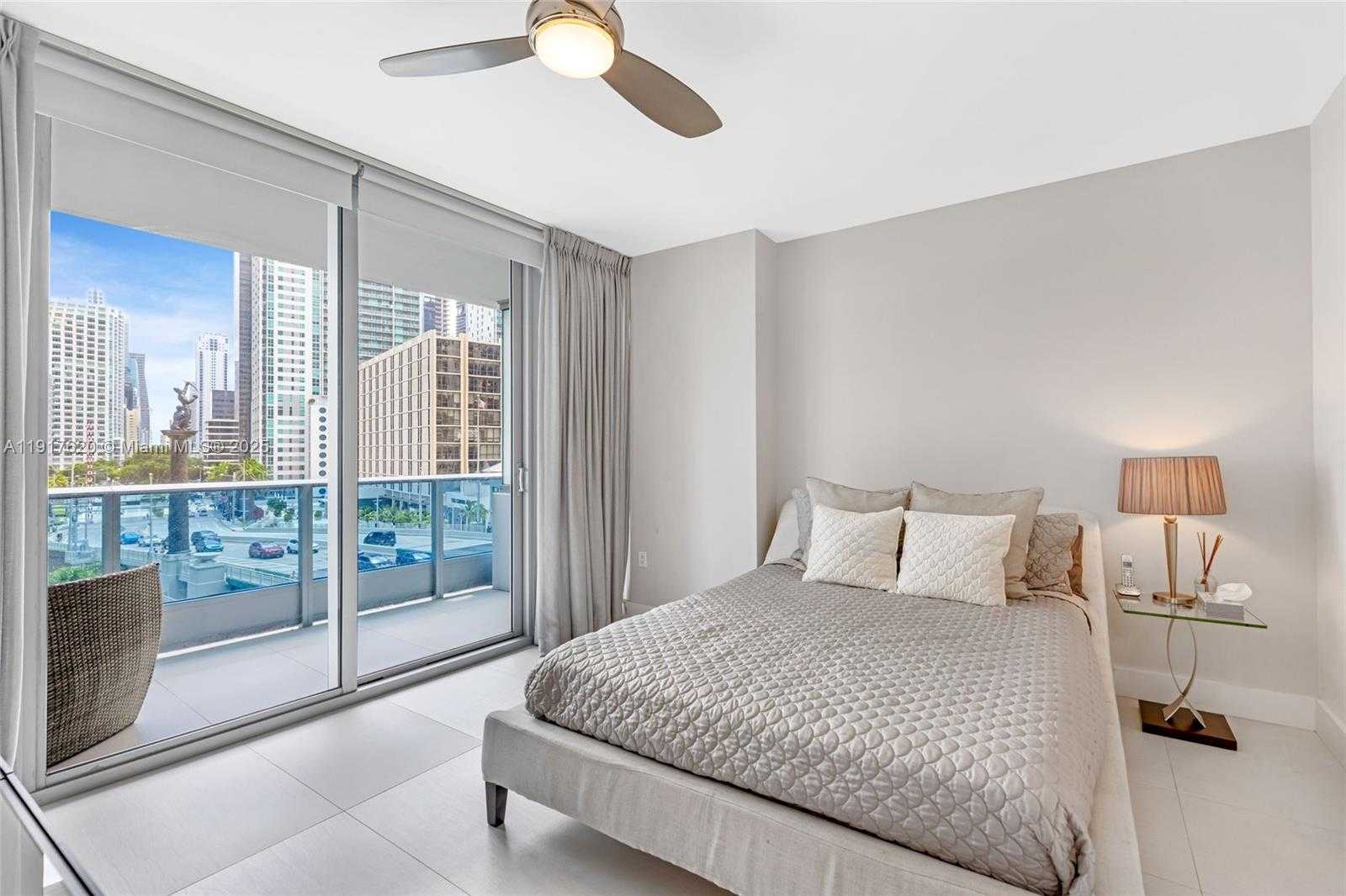 Small Image of 200 BISCAYNE BOULEVARD WAY #504, Miami Number 14