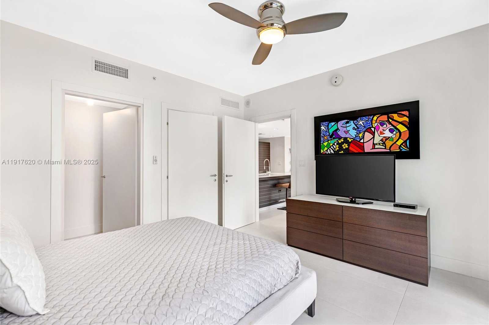 Small Image of 200 BISCAYNE BOULEVARD WAY #504, Miami Number 15