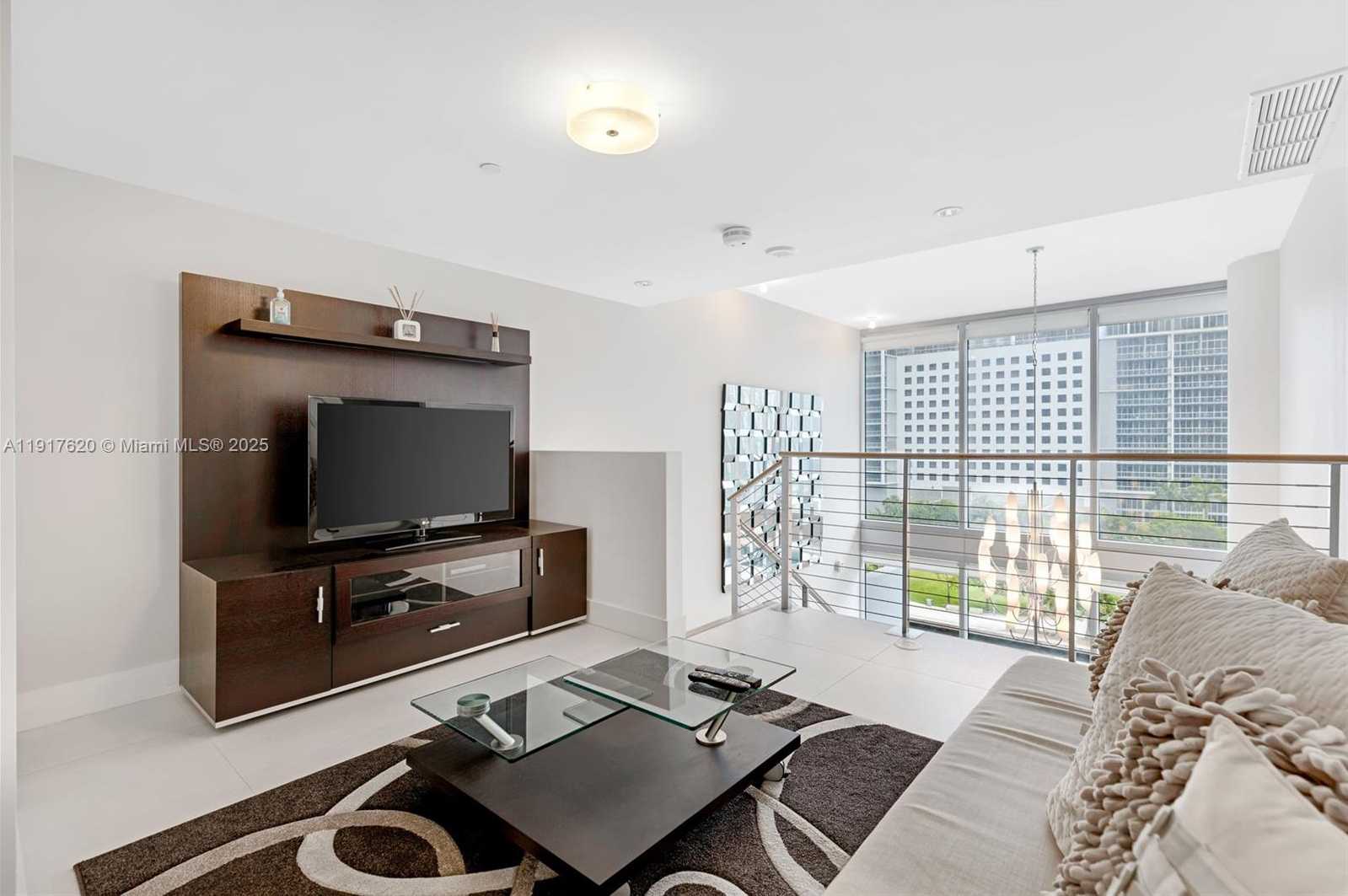 Small Image of 200 BISCAYNE BOULEVARD WAY #504, Miami Number 19