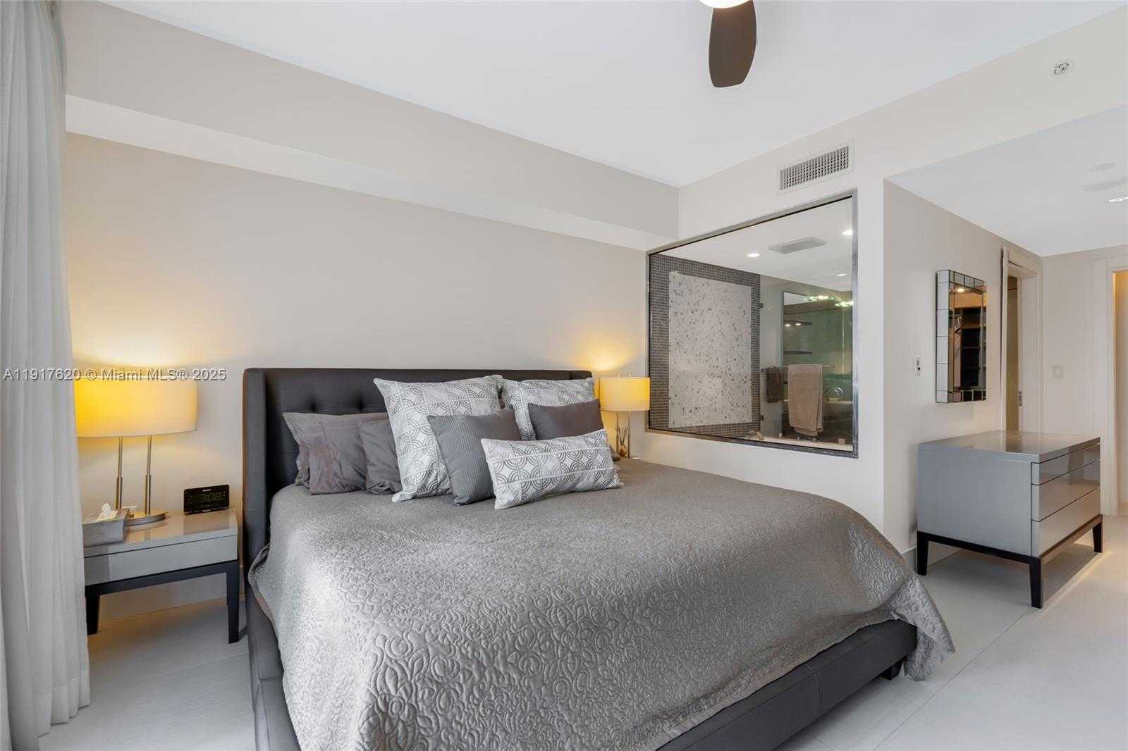 Small Image of 200 BISCAYNE BOULEVARD WAY #504, Miami Number 22