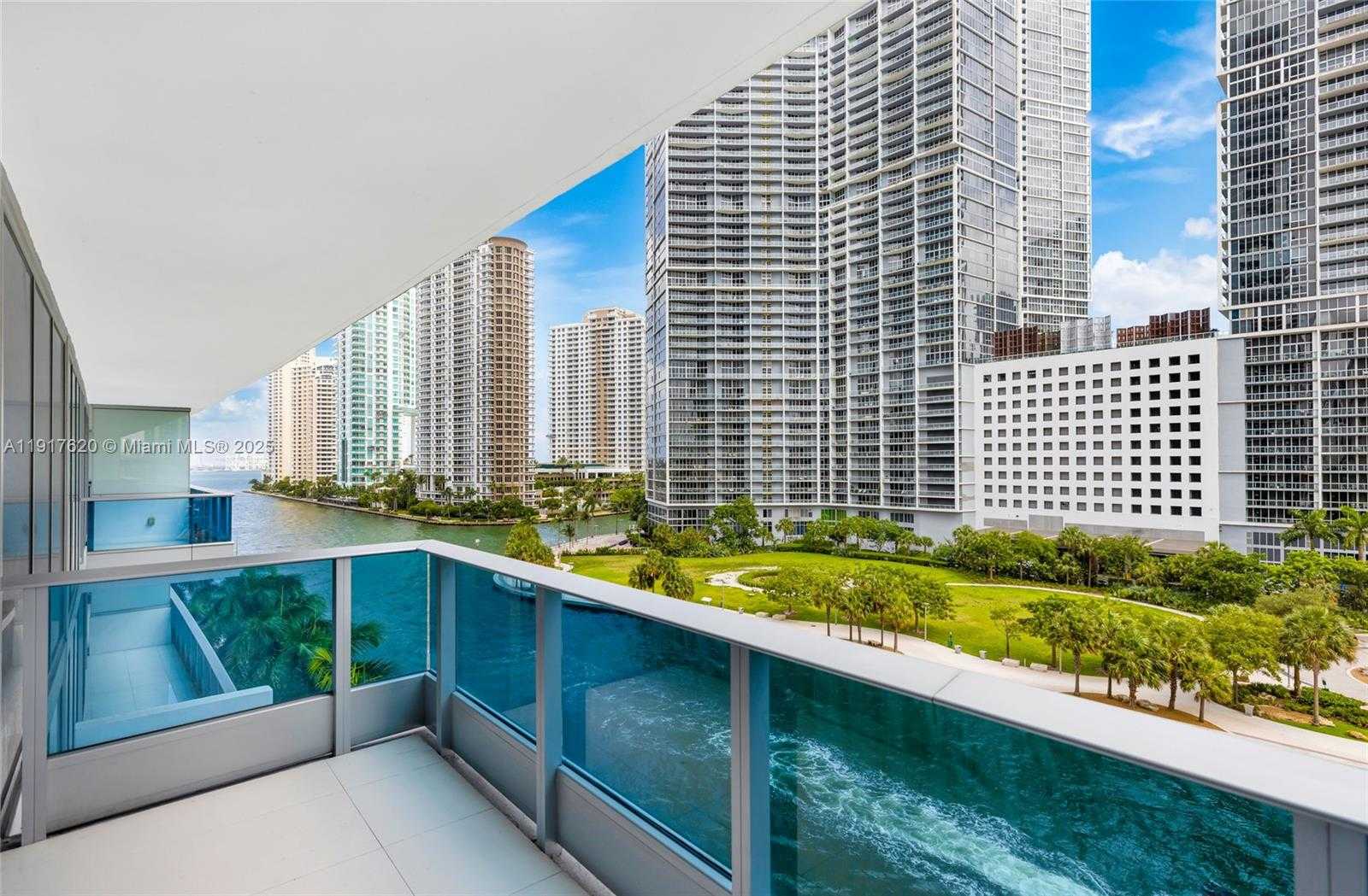 Small Image of 200 BISCAYNE BOULEVARD WAY #504, Miami Number 26