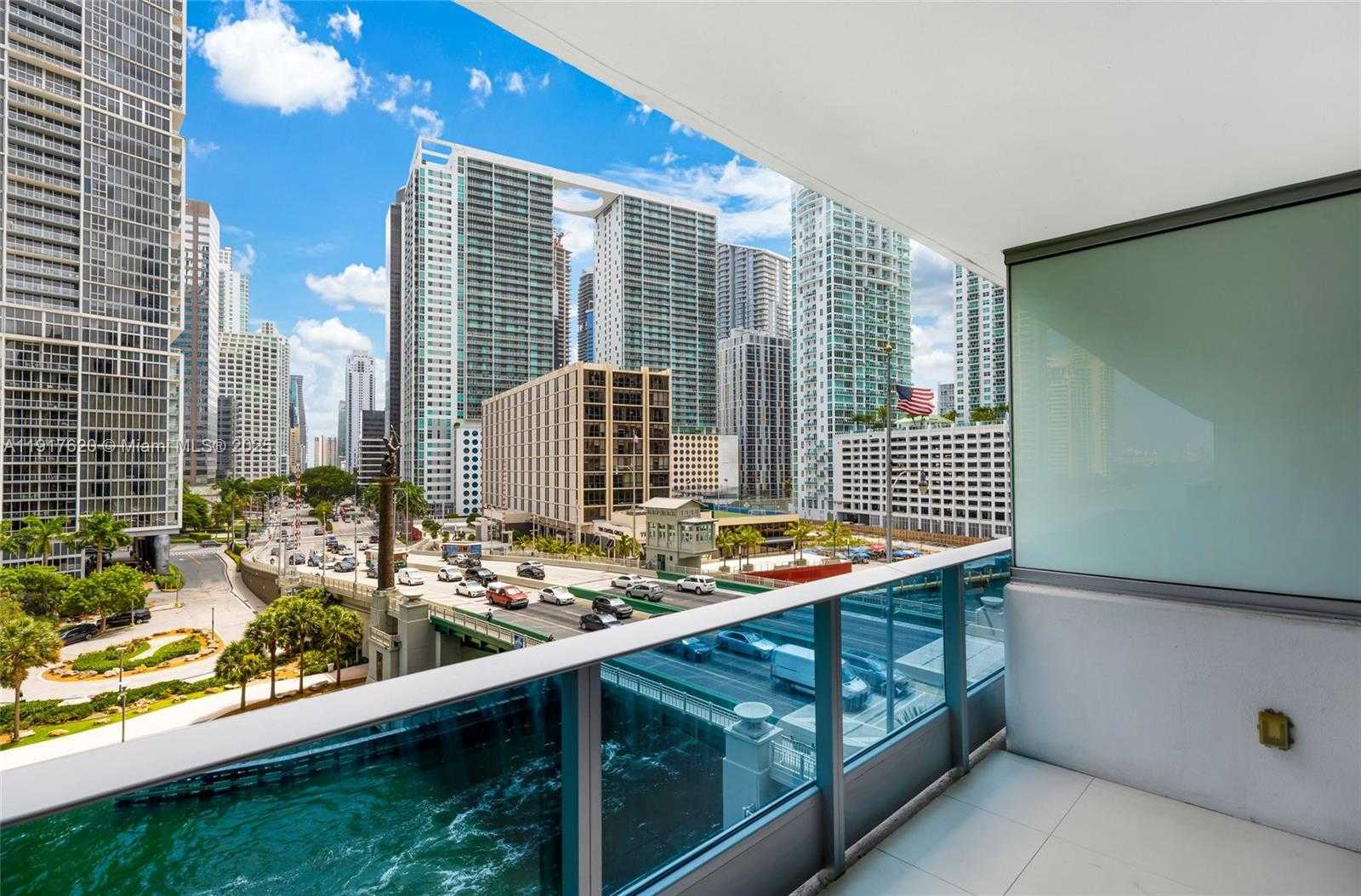Small Image of 200 BISCAYNE BOULEVARD WAY #504, Miami Number 28