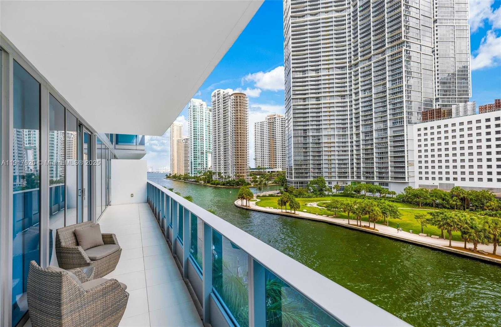 Small Image of 200 BISCAYNE BOULEVARD WAY #504, Miami Number 31