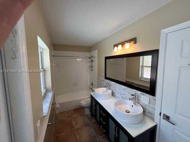 Small Image of 11313 NORTH WEST 65TH ST, Doral Number 28