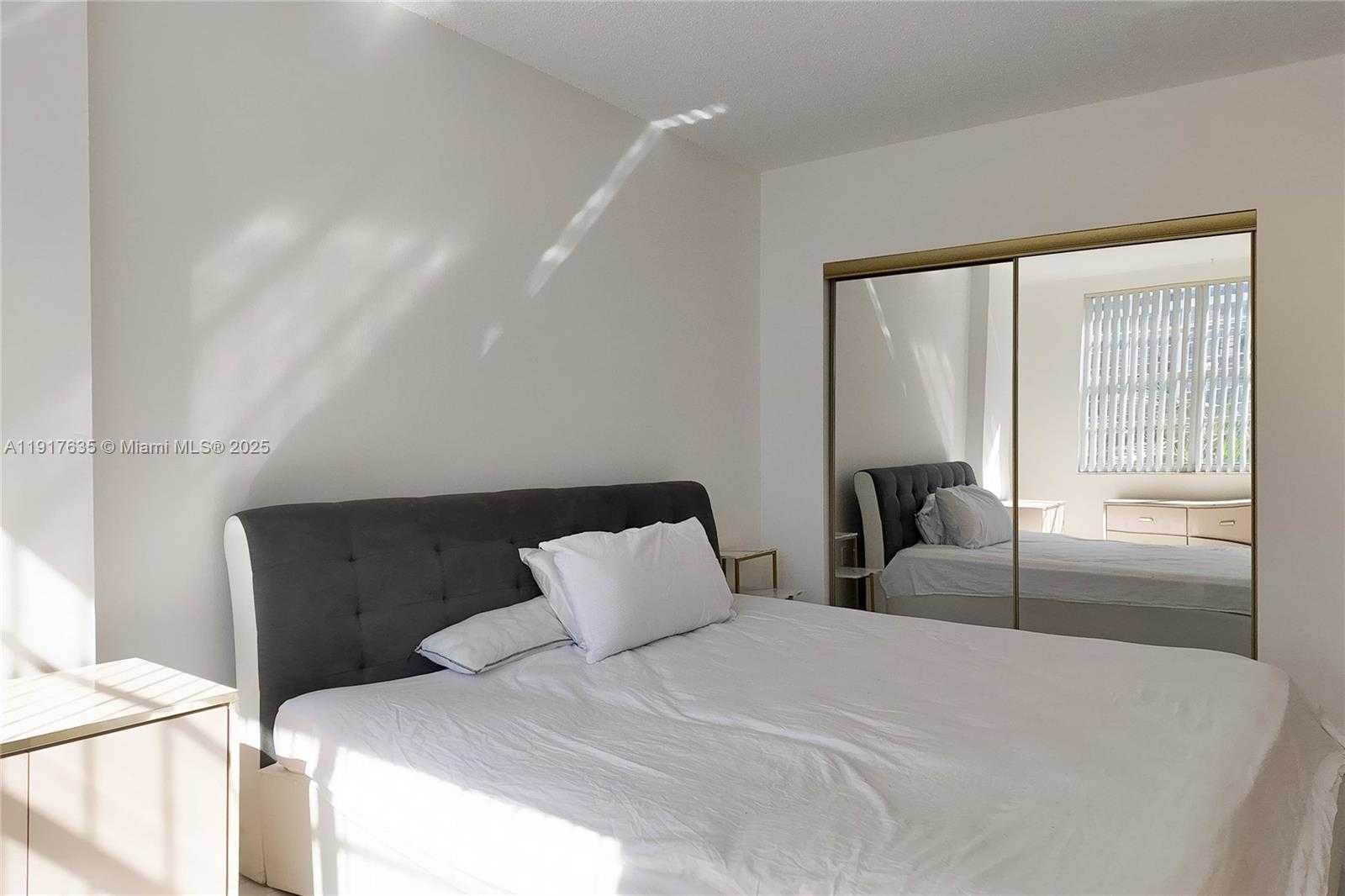 Small Image of 1965 SOUTH OCEAN DR #6M, Hallandale Beach Number 14