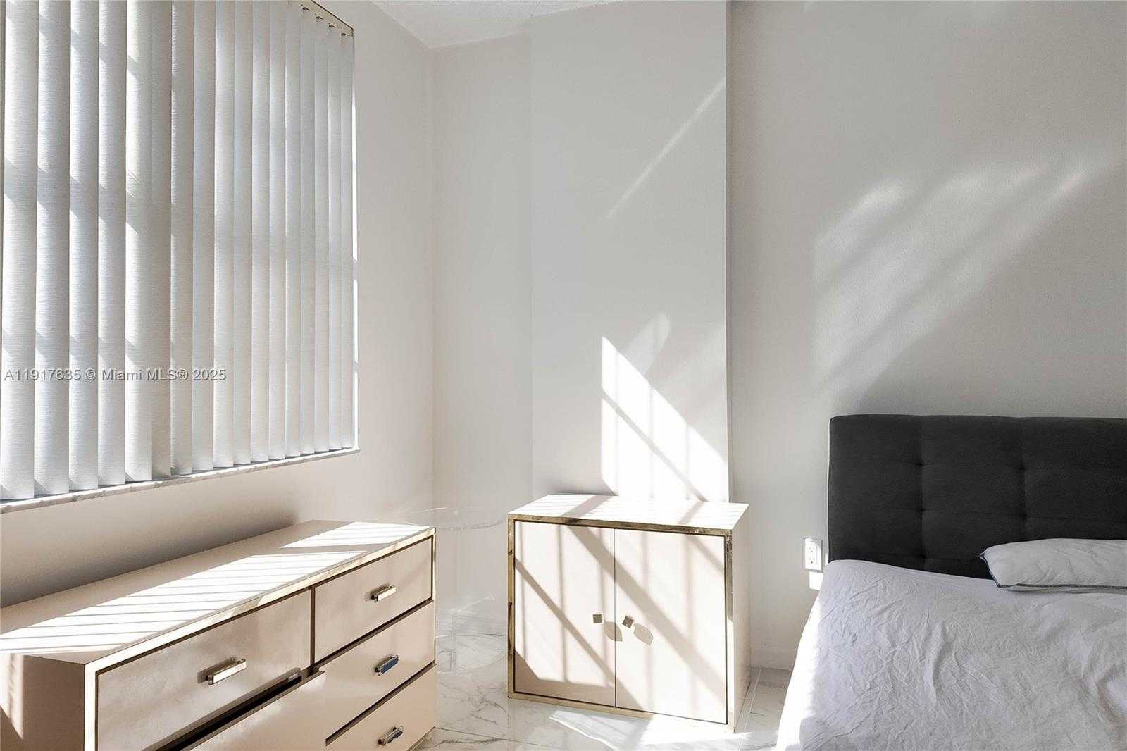 Small Image of 1965 SOUTH OCEAN DR #6M, Hallandale Beach Number 15