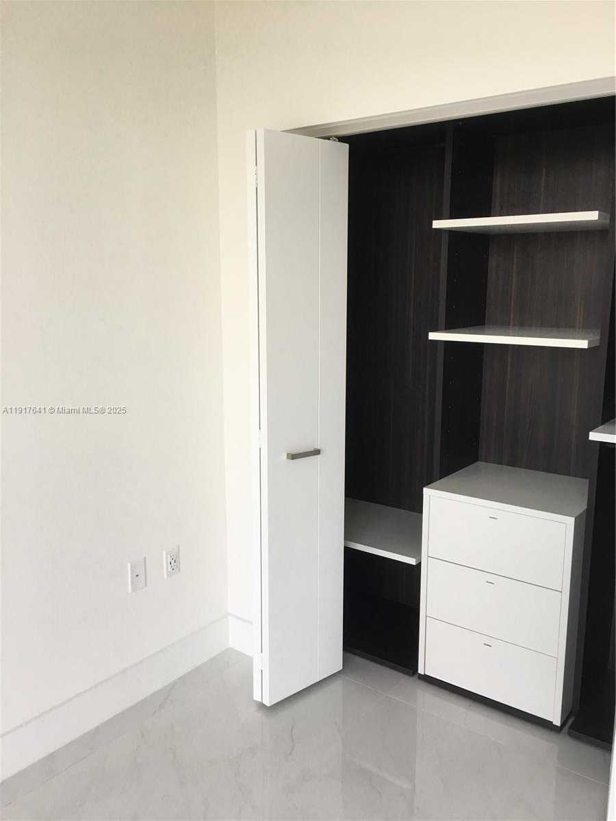 Imagen de Pequeño Objeto