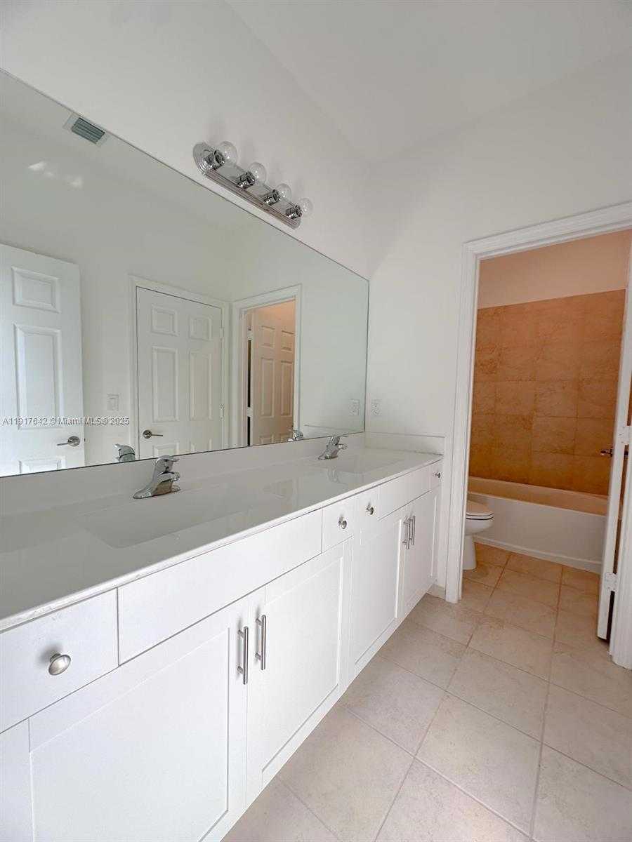 Small Image of 244 NORTH EAST 210TH WAY #244, Miami Number 19