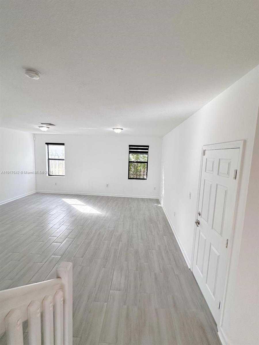 Small Image of 244 NORTH EAST 210TH WAY #244, Miami Number 22