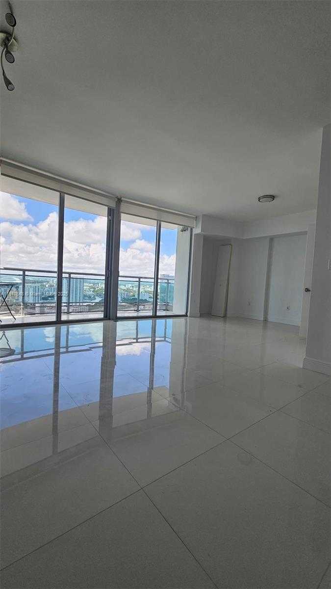 Small Image of 350 SOUTH MIAMI AVE #3215, Miami Number 27