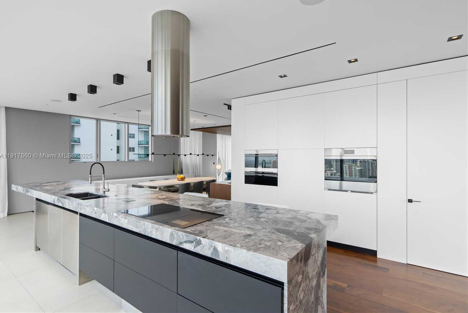 Small Image of 1300 BRICKELL BAY DR #4401, Miami Number 25