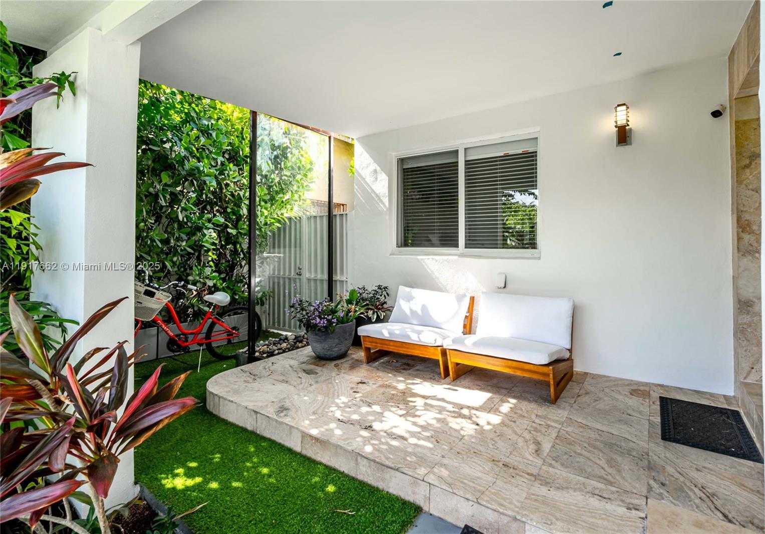 Small Image of 1360 SOUTH WEST 16TH ST, Miami Number 2