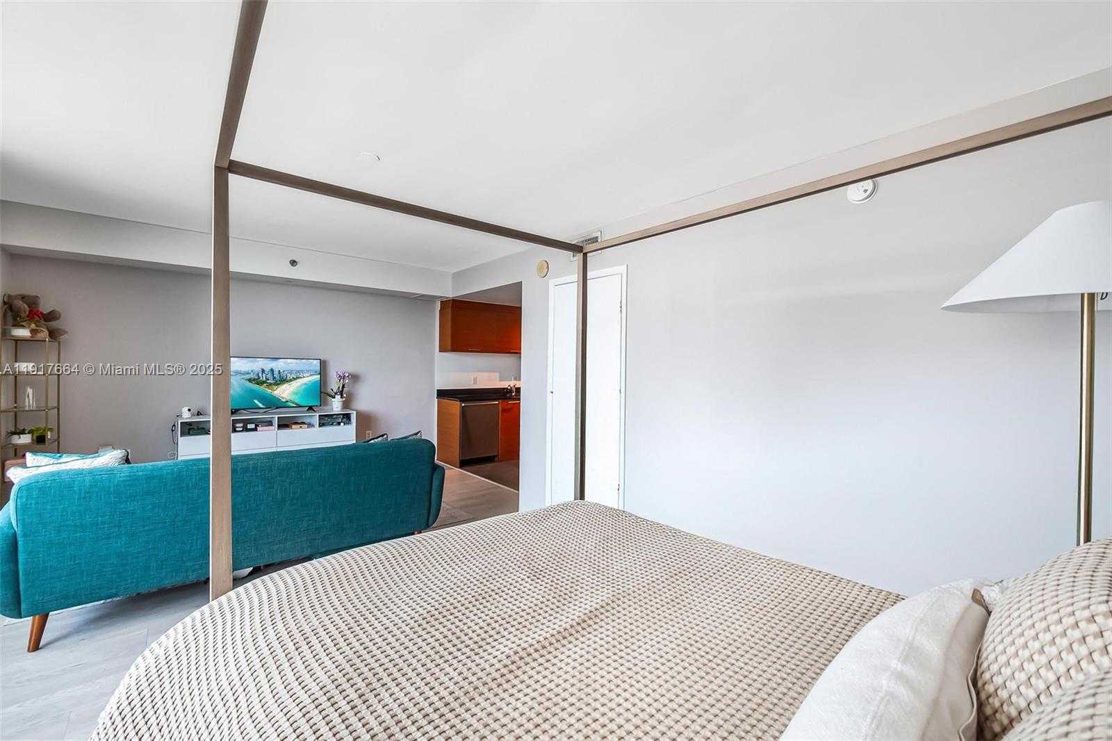 Small Image of 50 BISCAYNE BLVD #5209, Miami Number 9