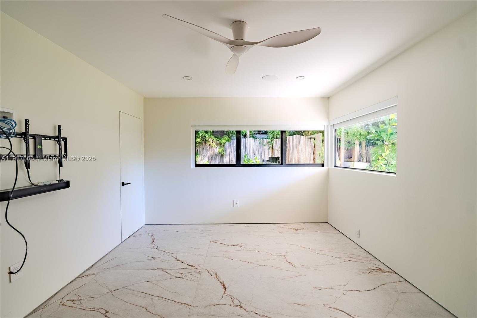 Small Image of 3711 BATTERSEA RD, Miami Number 18