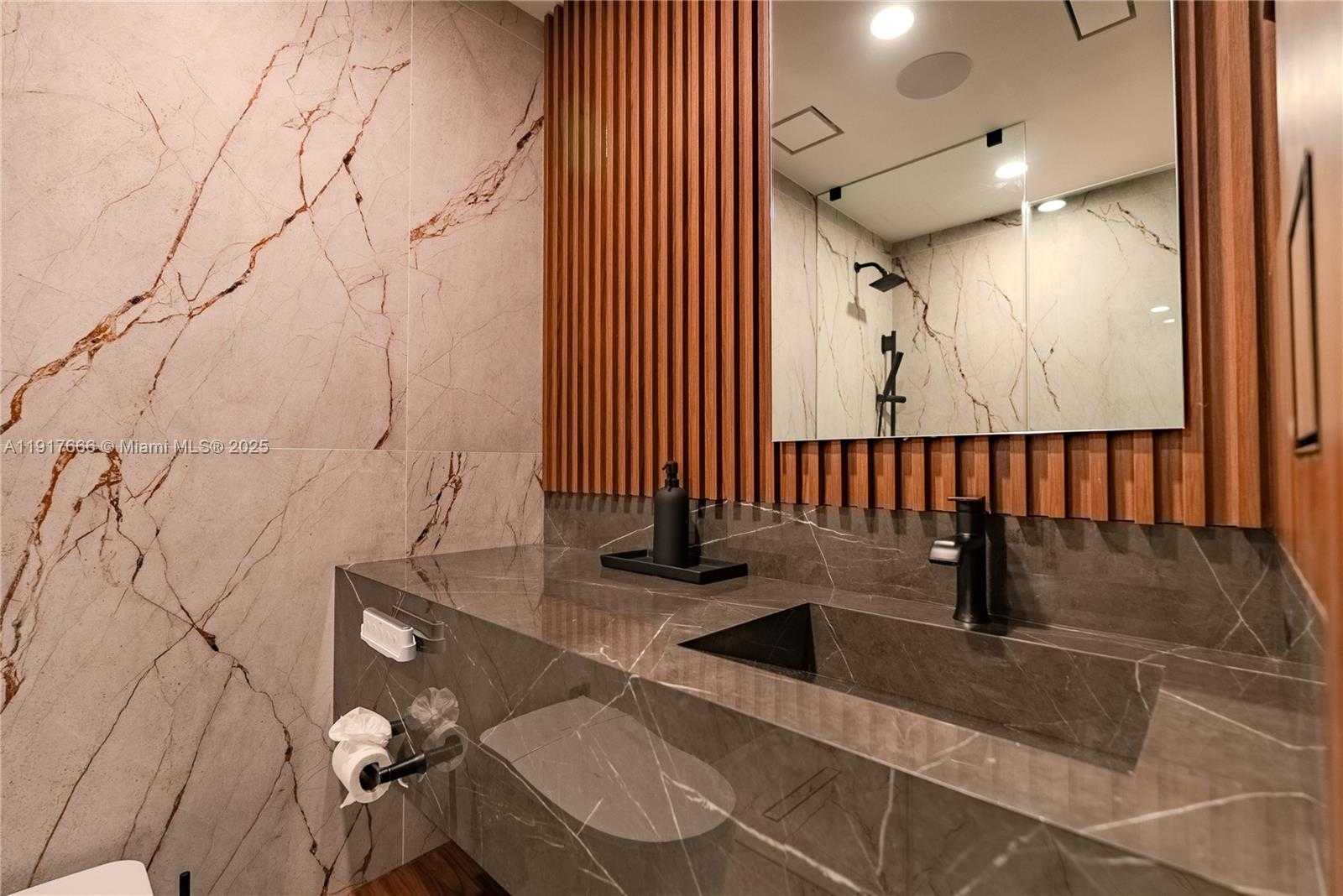 Small Image of 3711 BATTERSEA RD, Miami Number 34