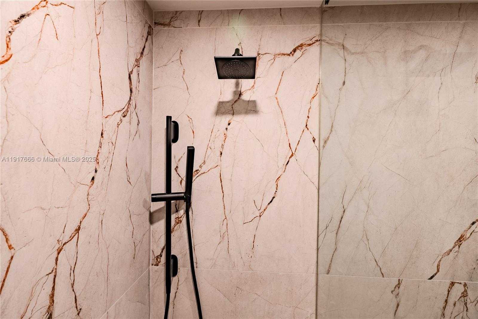 Small Image of 3711 BATTERSEA RD, Miami Number 40