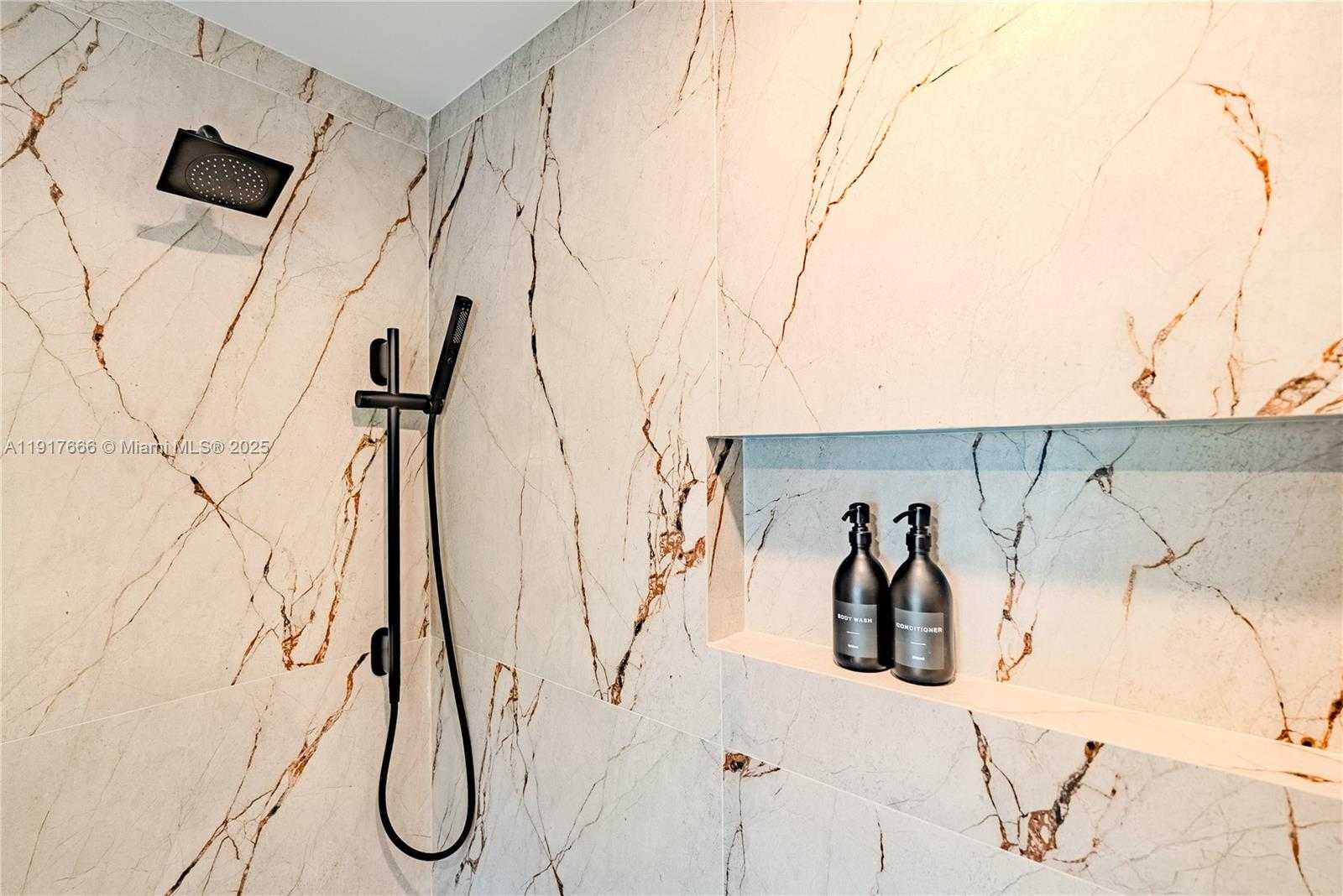 Small Image of 3711 BATTERSEA RD, Miami Number 42