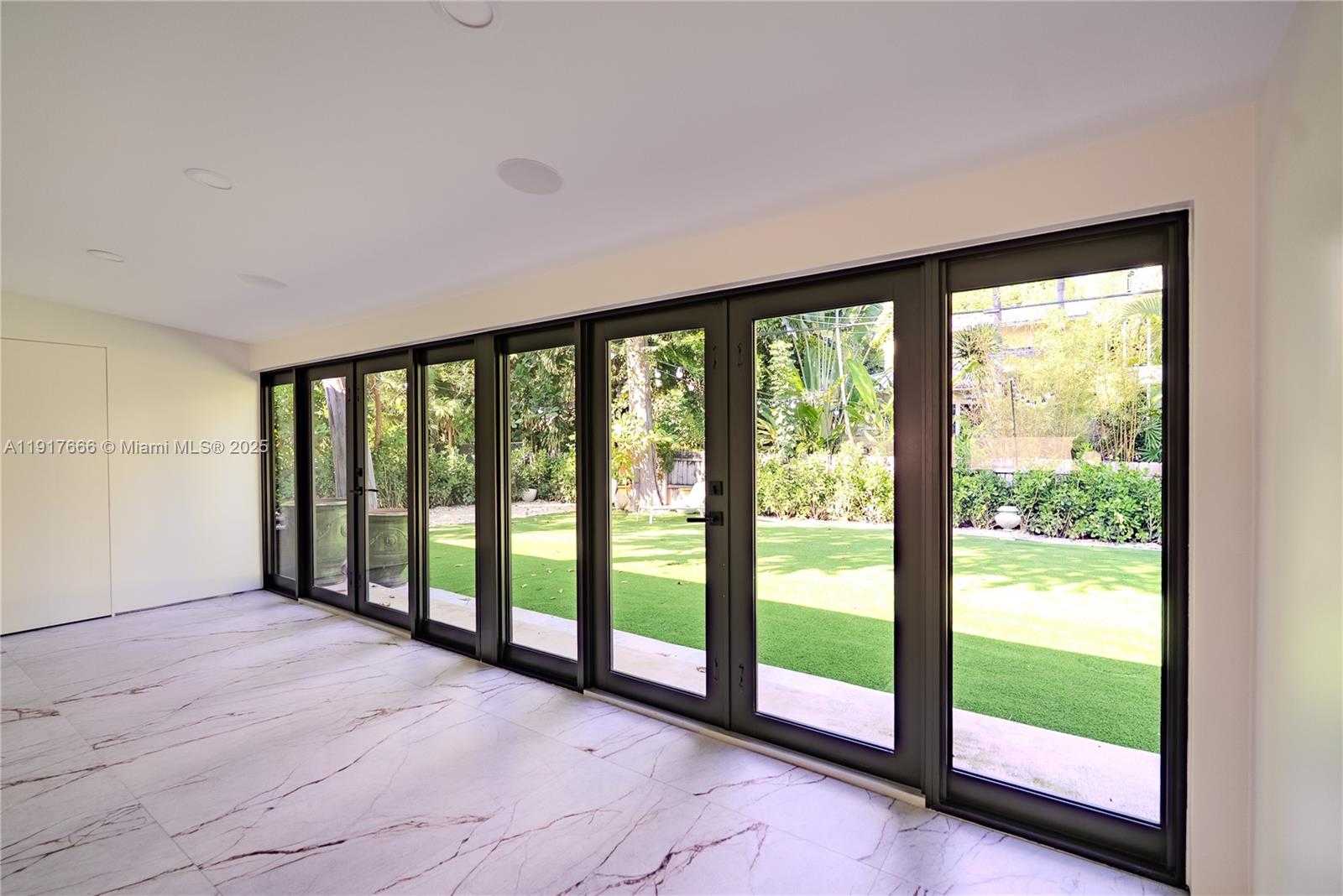 Small Image of 3711 BATTERSEA RD, Miami Number 46