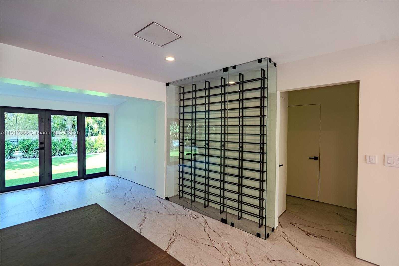 Small Image of 3711 BATTERSEA RD, Miami Number 50