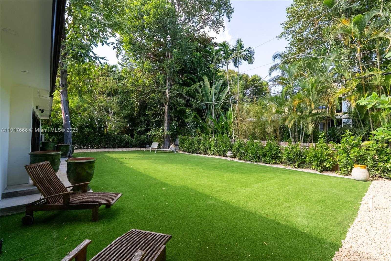 Small Image of 3711 BATTERSEA RD, Miami Number 53