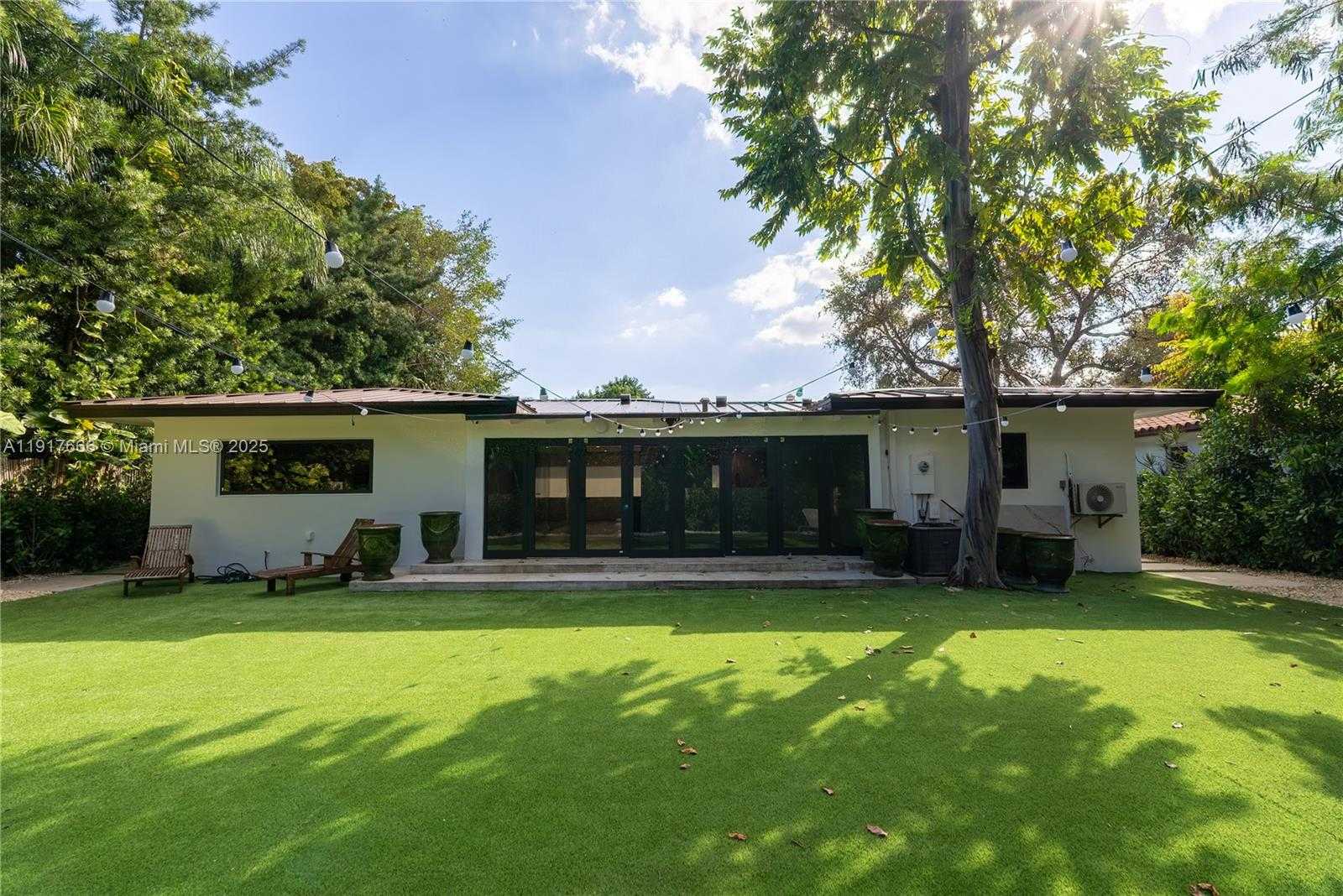 Small Image of 3711 BATTERSEA RD, Miami Number 55