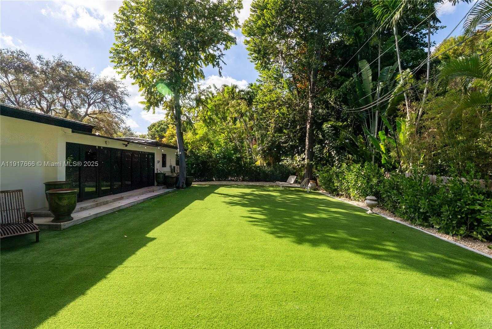 Small Image of 3711 BATTERSEA RD, Miami Number 57