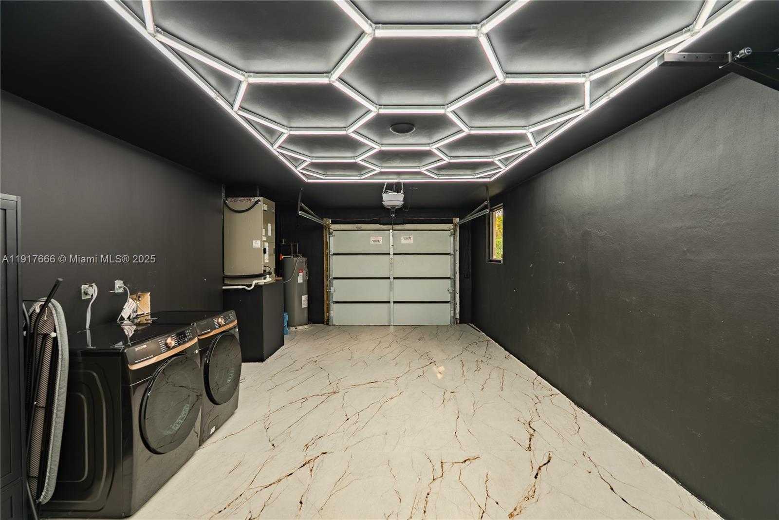 Small Image of 3711 BATTERSEA RD, Miami Number 61