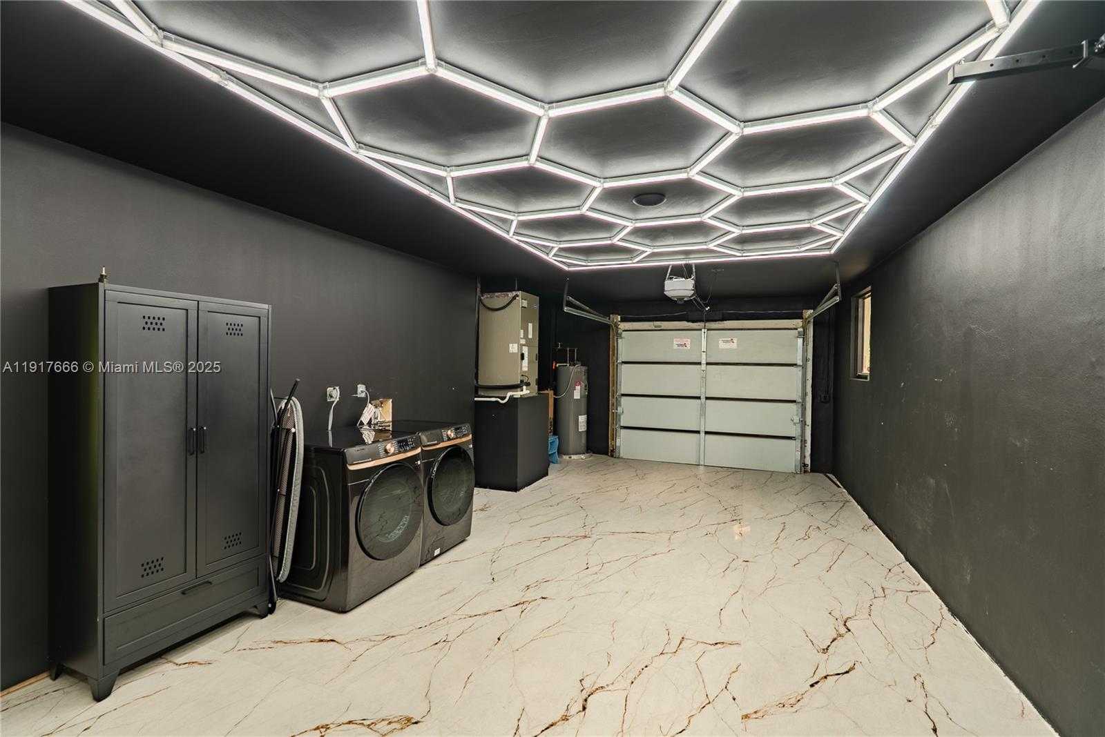 Small Image of 3711 BATTERSEA RD, Miami Number 62