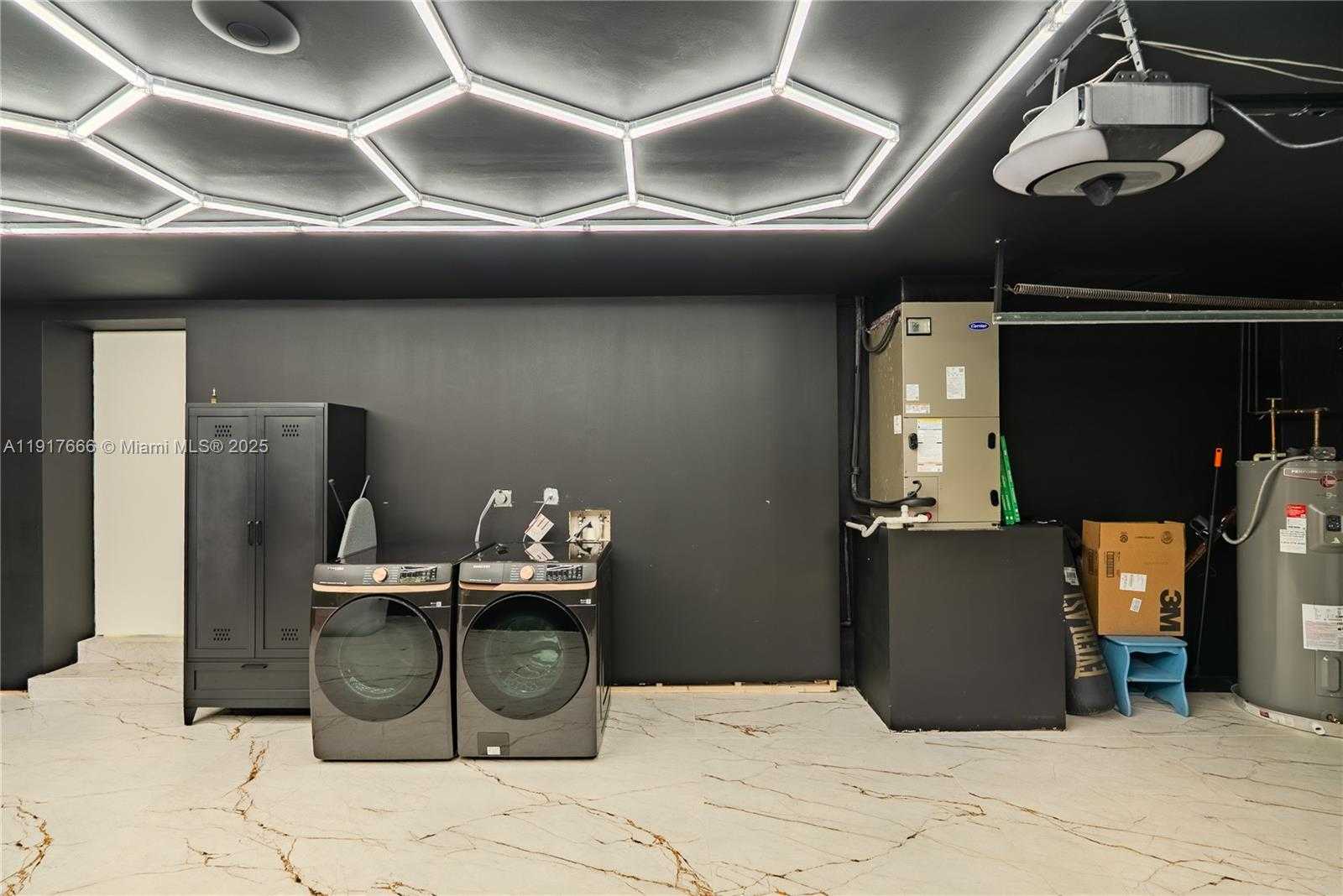 Small Image of 3711 BATTERSEA RD, Miami Number 64