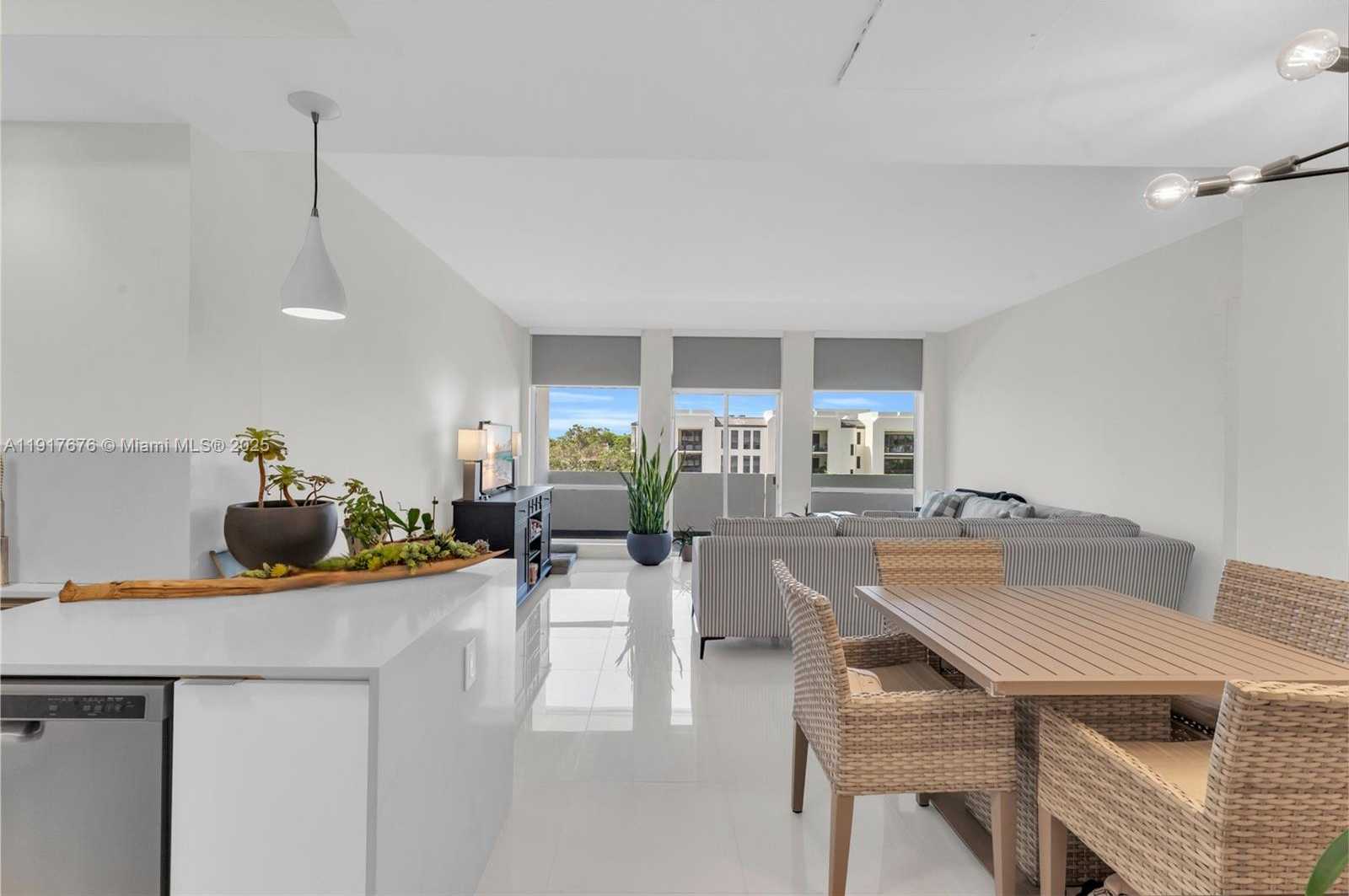 Small Image of 700 BILTMORE WAY #505, Coral Gables Number 3