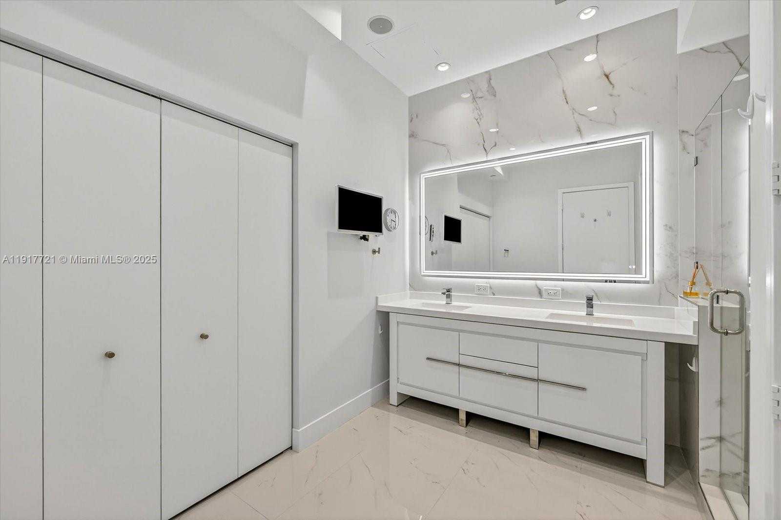 Small Image of 900 BRICKELL KEY BLVD #2304, Miami Number 33