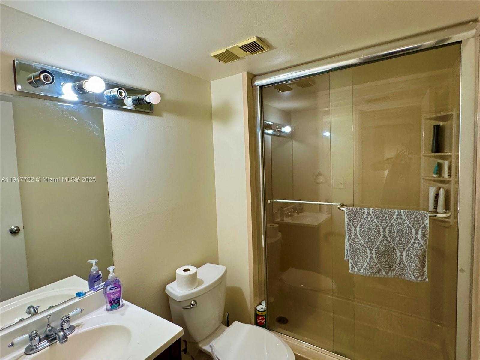 Small Image of 2401 COLLINS AVE #611, Miami Beach Number 12